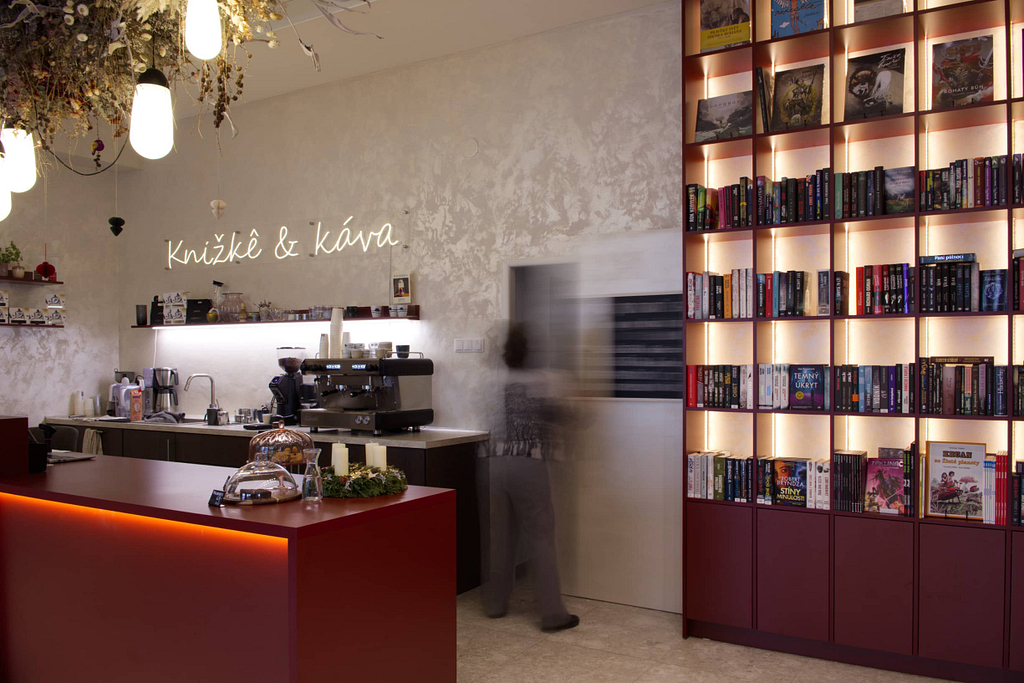 Knižkê a káva, Litovel, Návrh komerčního interiéru, Interiér s nápadem, knihkupectví, Architektiv, Ivana Volková