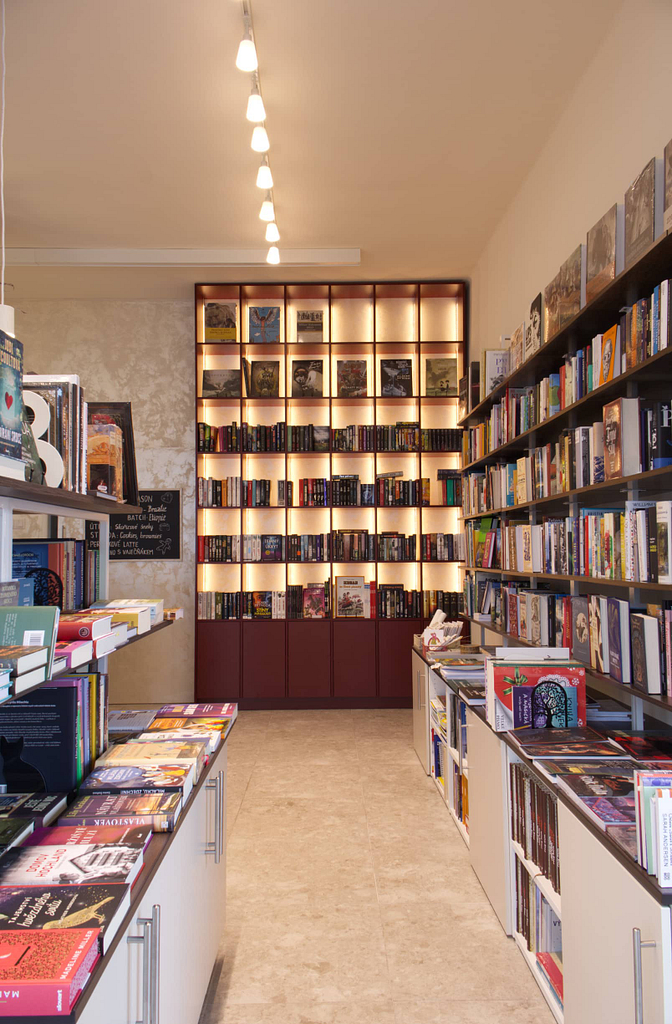 Knižkê a káva, Litovel, Návrh komerčního interiéru, Interiér s nápadem, knihkupectví, Architektiv, Ivana Volková
