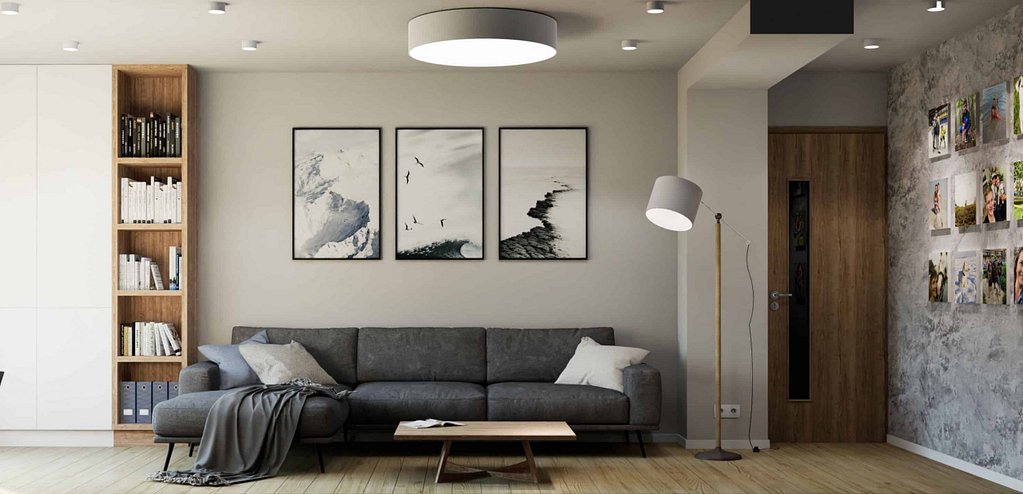 úzký obývací pokoj v panelovém domě, betonová stěrka, dřevěné lamely