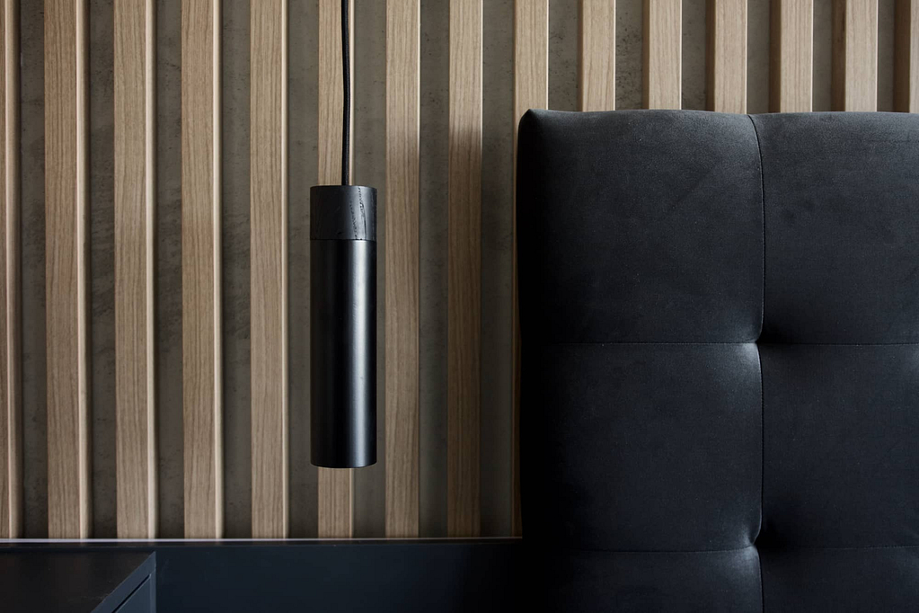 late-za-posteli-loznice