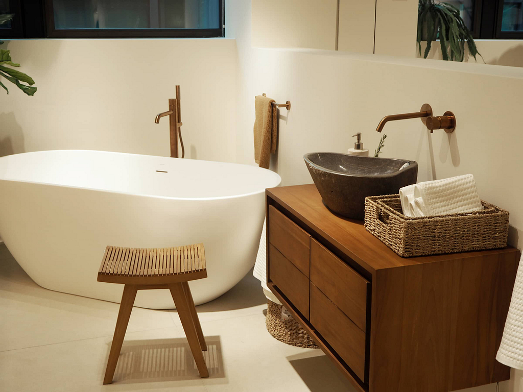 kave home favourite products, showroom Milan, bathroom