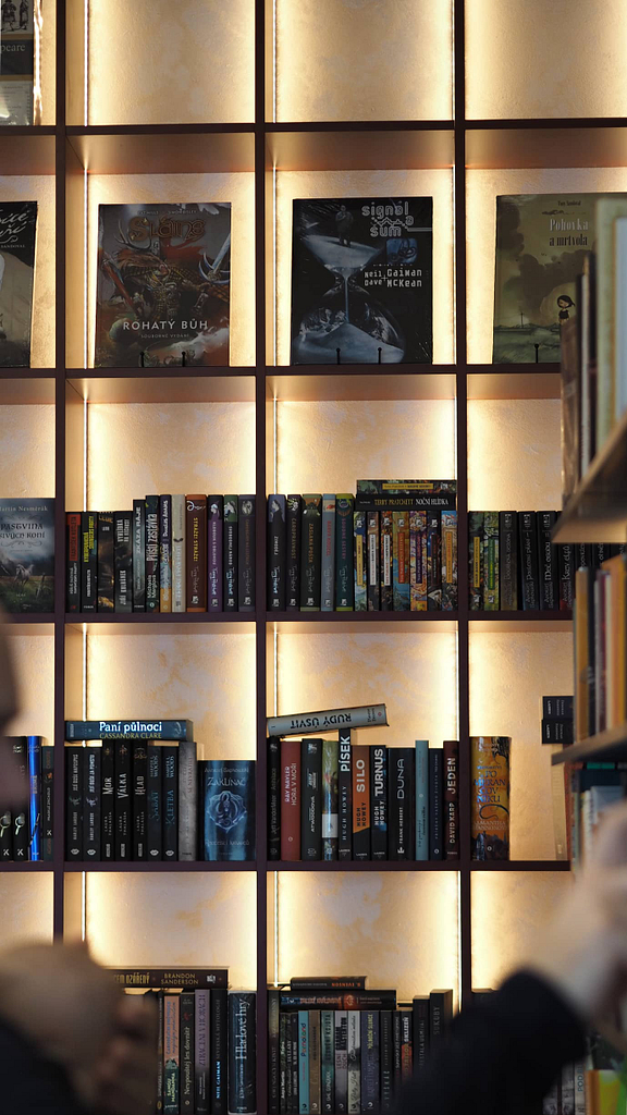 Knižkê a káva, Litovel, Návrh komerčního interiéru, Interiér s nápadem, knihkupectví, Architektiv, Ivana Volková