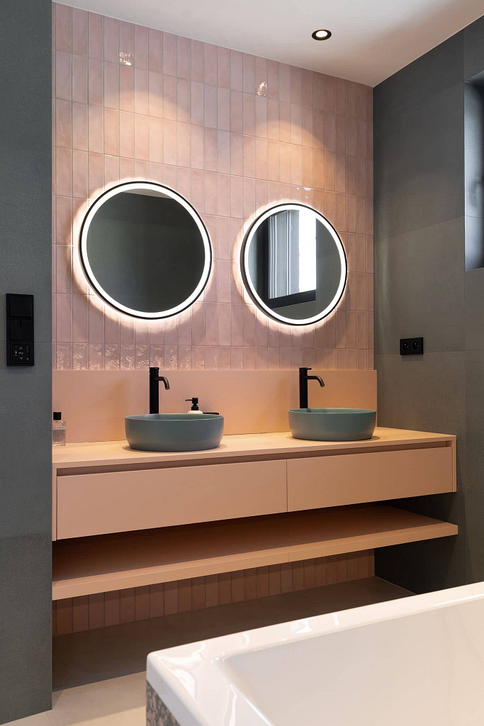 Interiér rodinného domu s odvážnou zelenou, Architektiv, Ivana Volková, Ivana Složilová, realizace interiéru Ostrava, barevný interiér rodinného domu