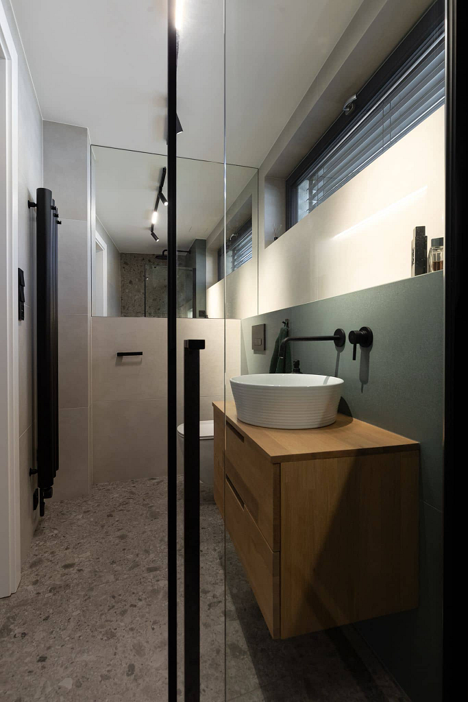 Interiér rodinného domu s odvážnou zelenou, Architektiv, Ivana Volková, Ivana Složilová, realizace interiéru Ostrava, barevný interiér rodinného domu