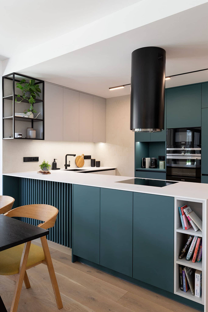 Interiér rodinného domu s odvážnou zelenou, Architektiv, Ivana Volková, Ivana Složilová, realizace interiéru Ostrava, barevný interiér rodinného domu