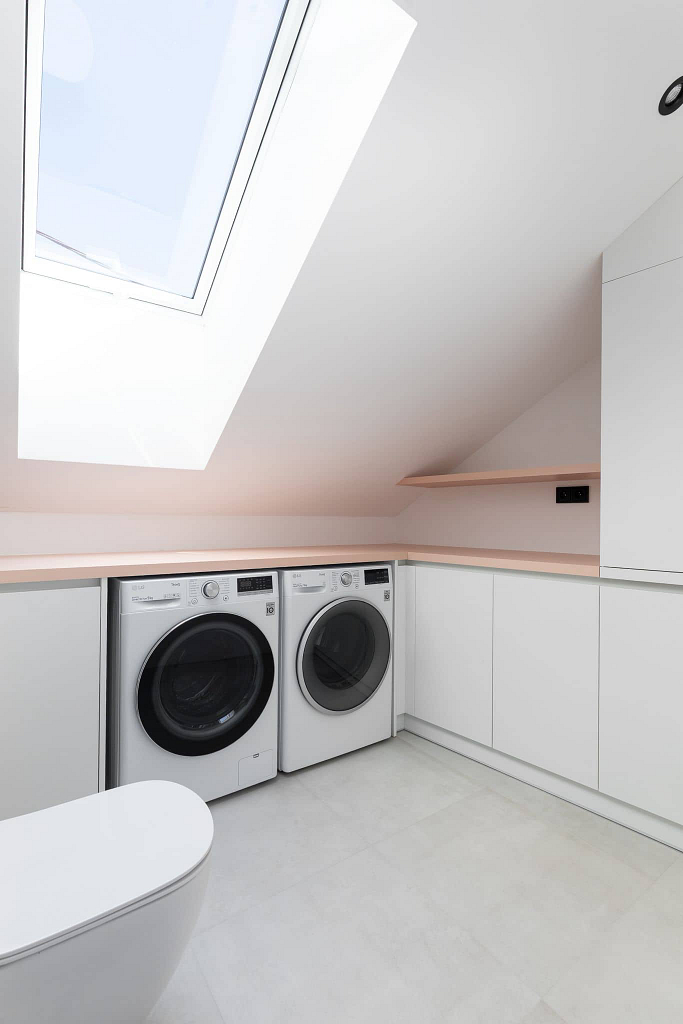 Interiér rodinného domu s odvážnou zelenou, Architektiv, Ivana Volková, Ivana Složilová, realizace interiéru Ostrava, barevný interiér rodinného domu